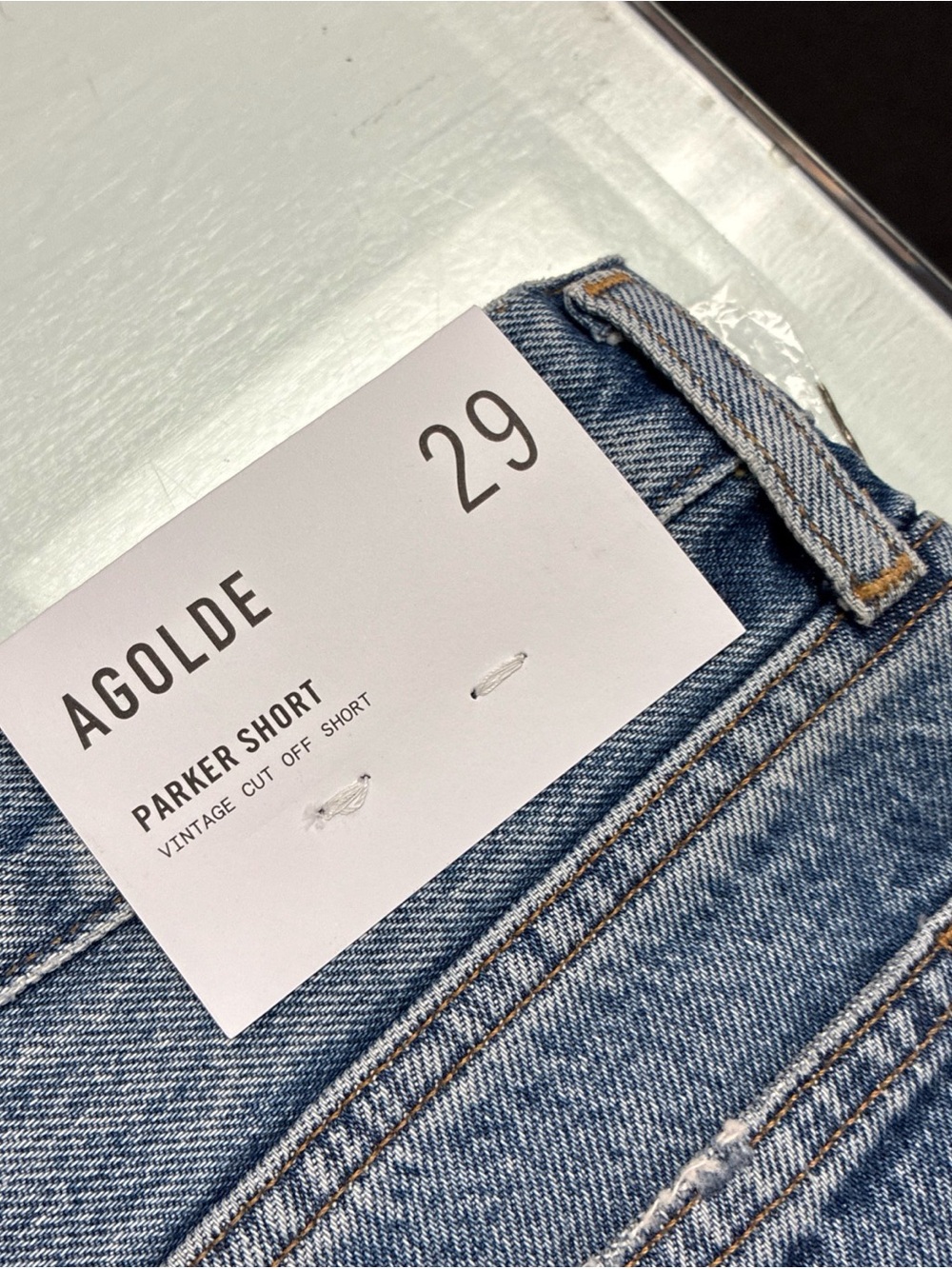Agolde Parker Vintage Cut Off Short - Light Wash Blue Denim - Size 29 NWT New - Picture 14 of 16
